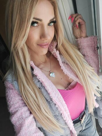 betty-blonde31
