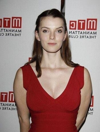 Betty Gilpin