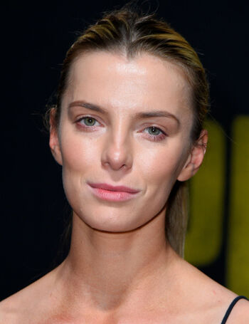 Betty Gilpin