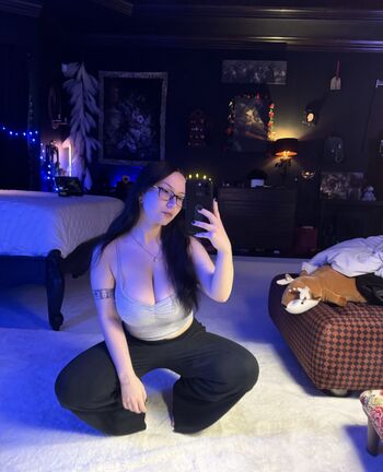 bigtittygothegg