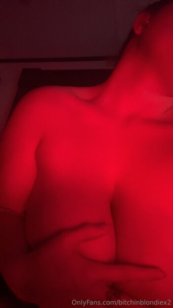 bitchinblondiex2