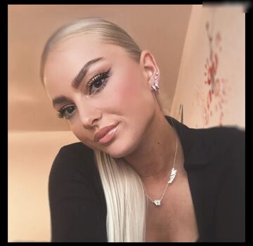 Blonde_ellie