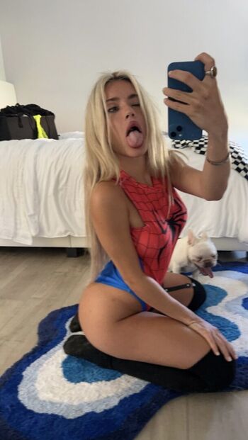BlondeMauiGirl