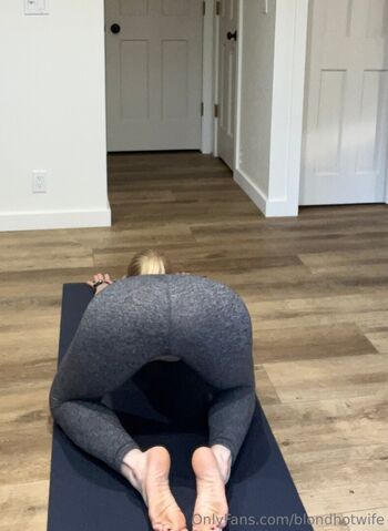 blondhotwife