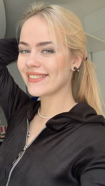 blondiepolly