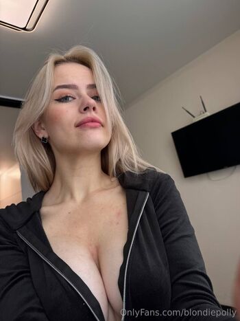 blondiepolly