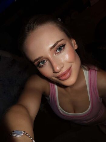 Blondinka Drive Angelina