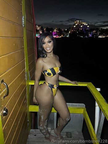__Bombshell__