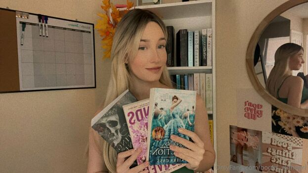 books_withaeri