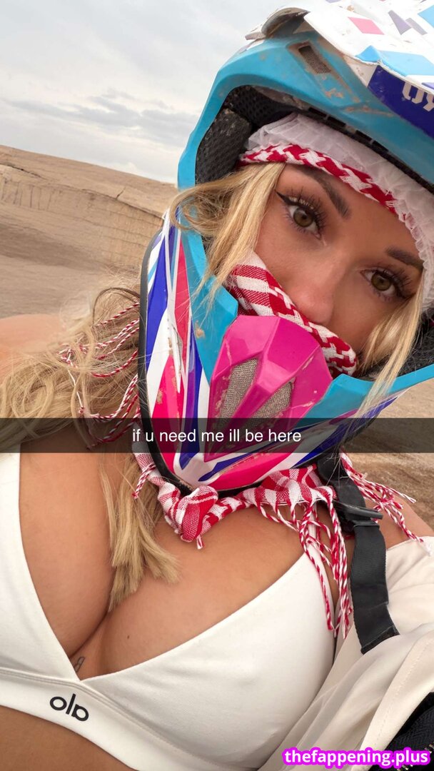 Breckie Hill / @breckiehill