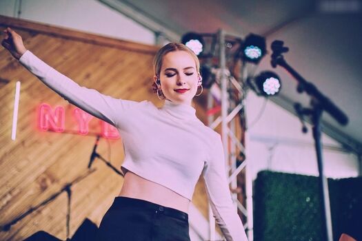Bridgit Mendler