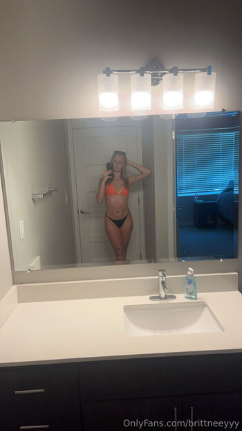 brittneeyyy