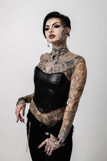 Brookelle Bombshelle