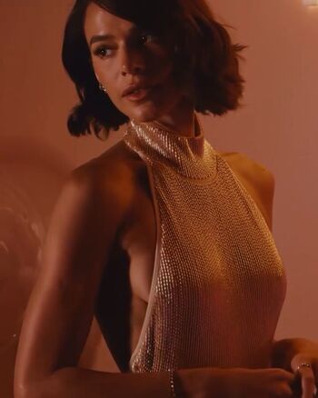 Bruna Marquezine