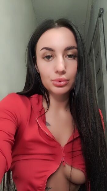 Brunette_77777