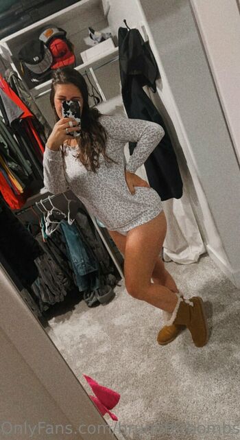 brunettebombshell13
