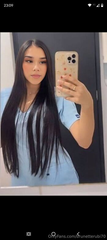 brunetterubi70