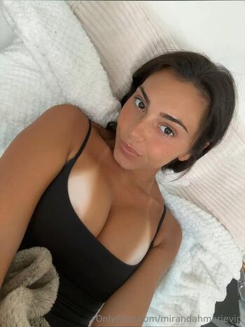 brunetttebaddie