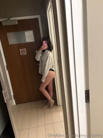 bunnygirljaney