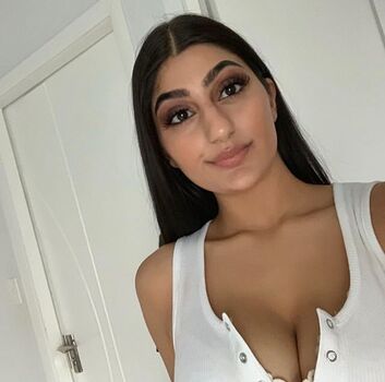 Busty Indian