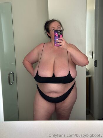 bustybigbooty