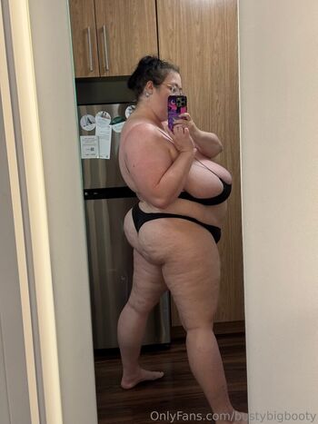 bustybigbooty