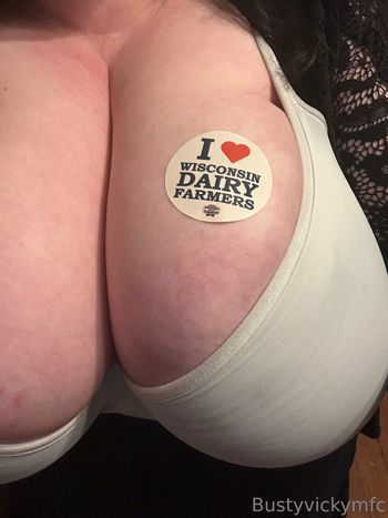 bustyvicky38