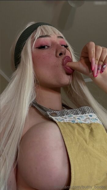 butty_boobs
