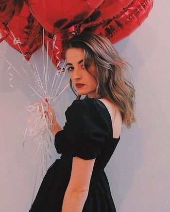 Caitlin Marie Reacts