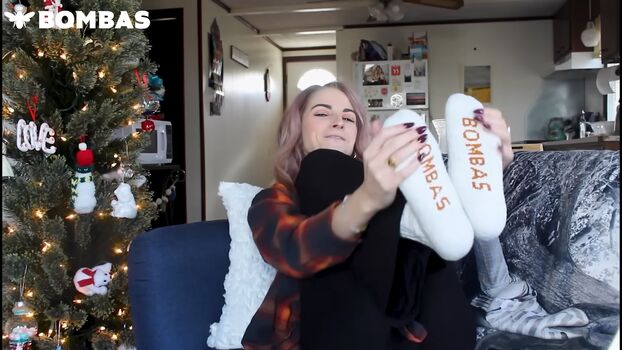 Caitlin Marie Reacts