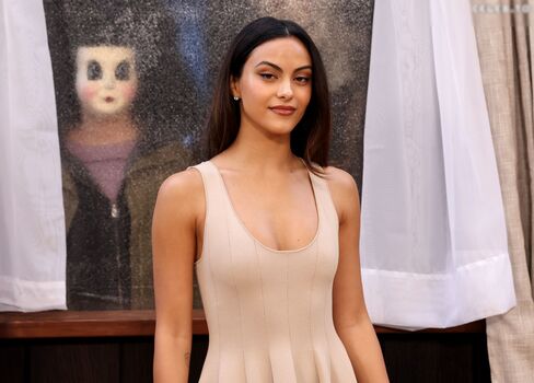 Camila Mendes