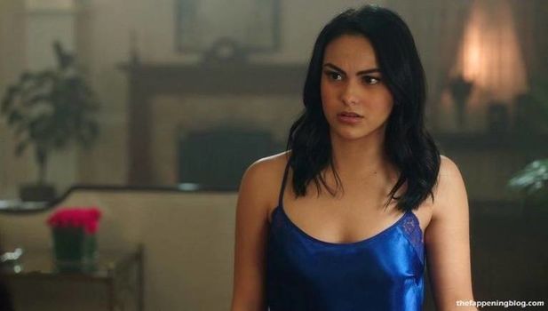 Camila Mendes