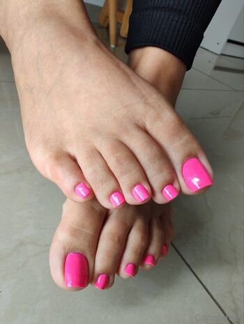 canelafeet1