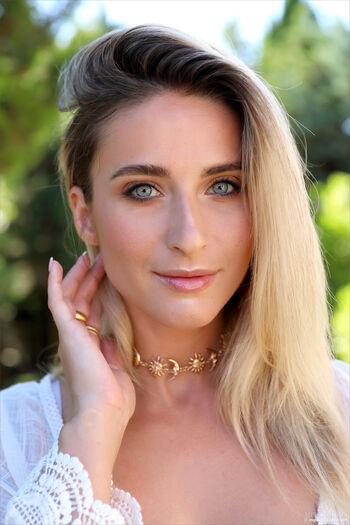 Cara Mell