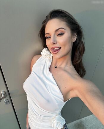 Carina Zavline