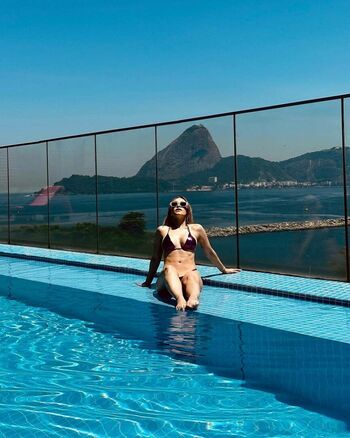 Carla Diaz