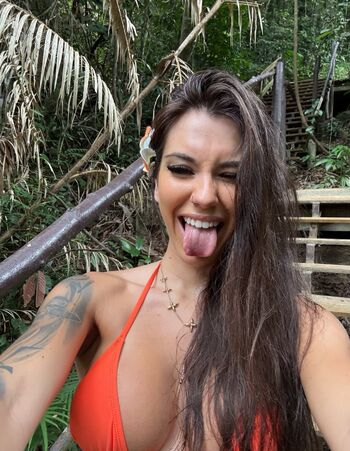 Carly Santos