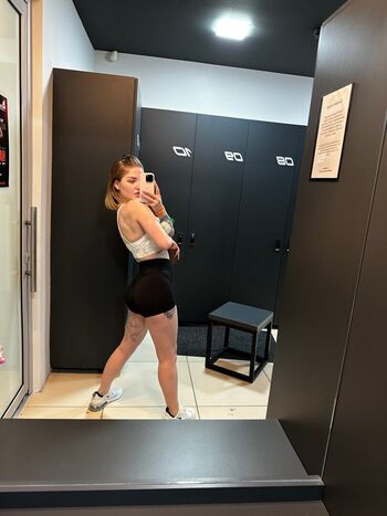 carlyonlycarly
