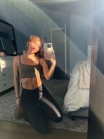 Carmela / carmmiee / carmmieecat