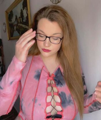 carmen_curvy