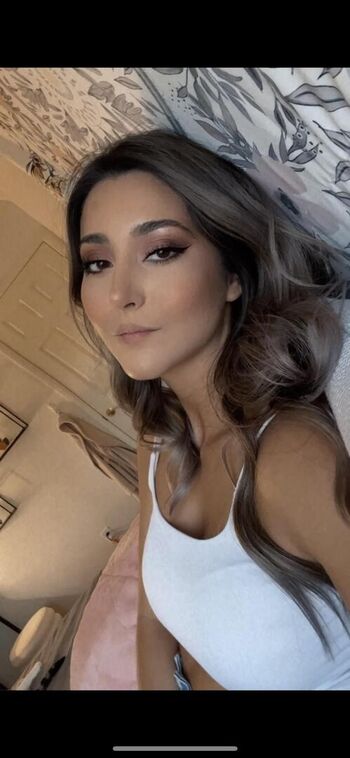 Carolinnejeann Sinfulcaro