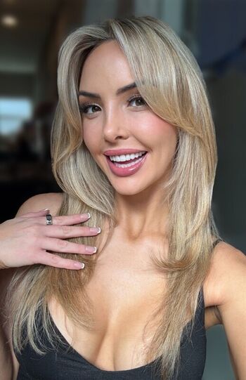 Cassie Lee