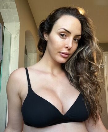 Cassie Lee