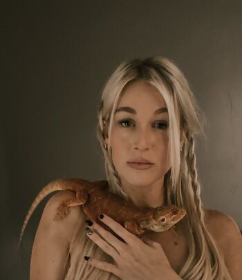 Cassie Popcorn (Popcorn In Bed) - Cassie Tremblay