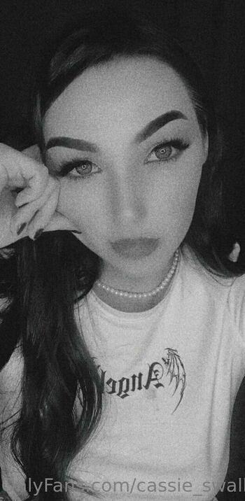 cassie_swallows