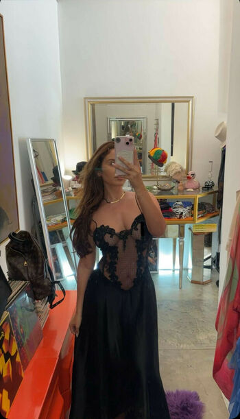 Catherine Mcbroom / Catherine Paiz