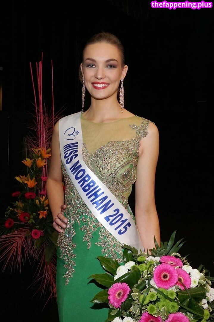 Cécile Fourrier Photo OnlyFans Nu #1