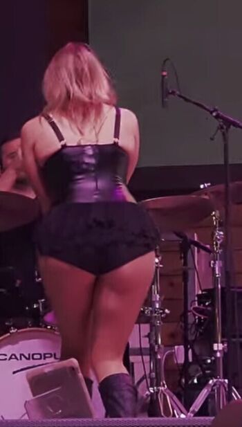 Charity Eden / Taylor Swift Impersonator