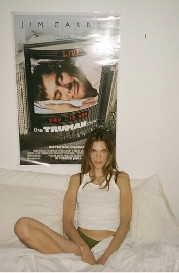 Charlotte Cardin Nue