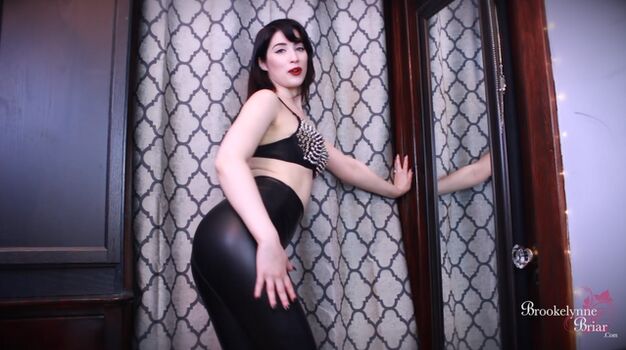 Chicks In Leather